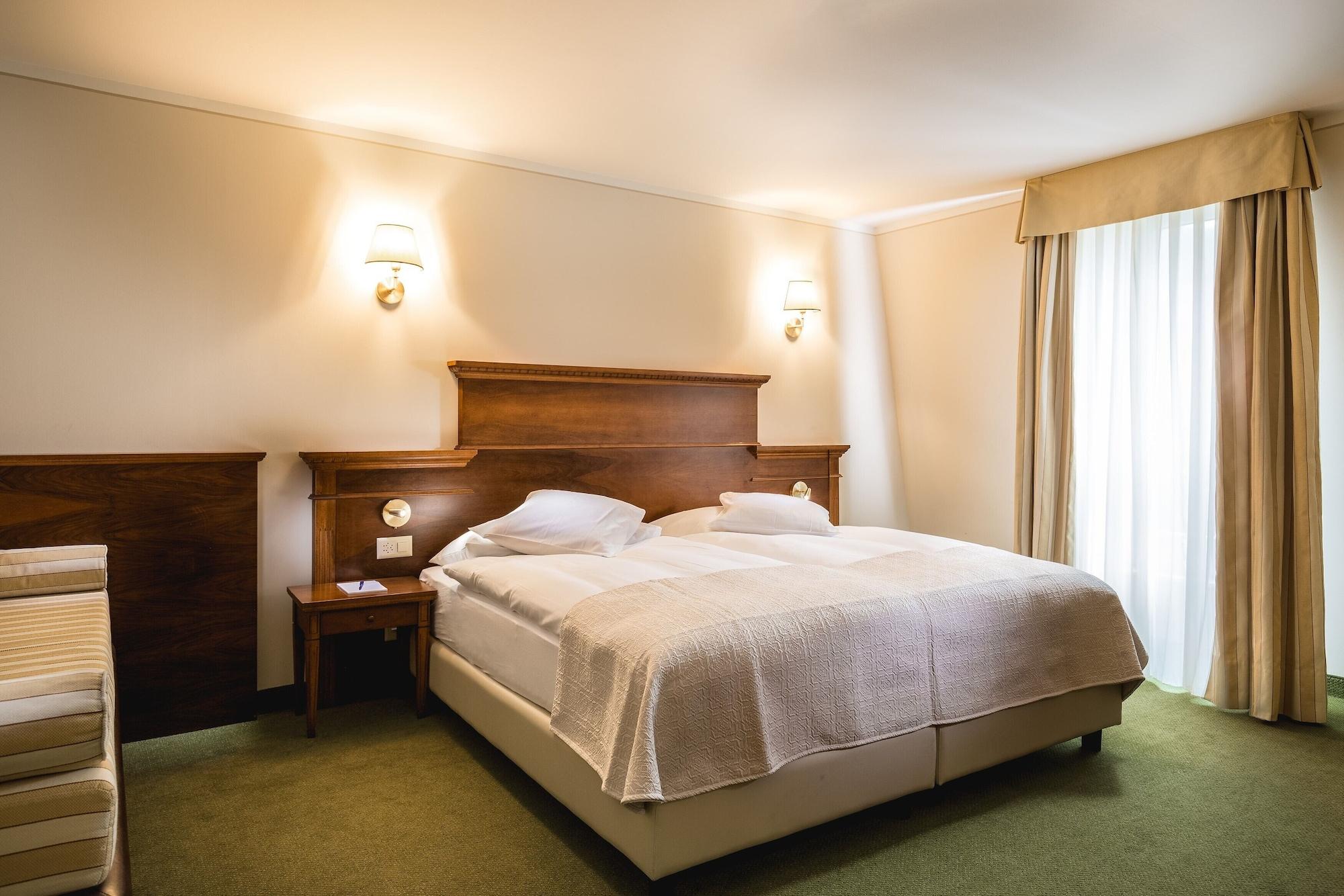 Hotel Reine Victoria St. Moritz Exterior photo